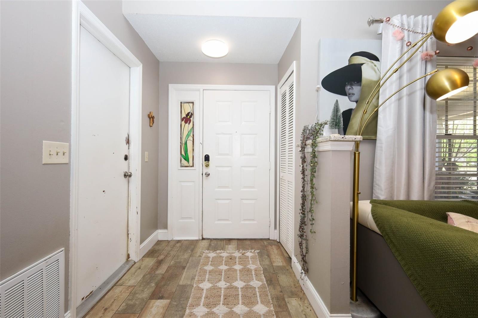 1531 LAWNDALE CIRCLE