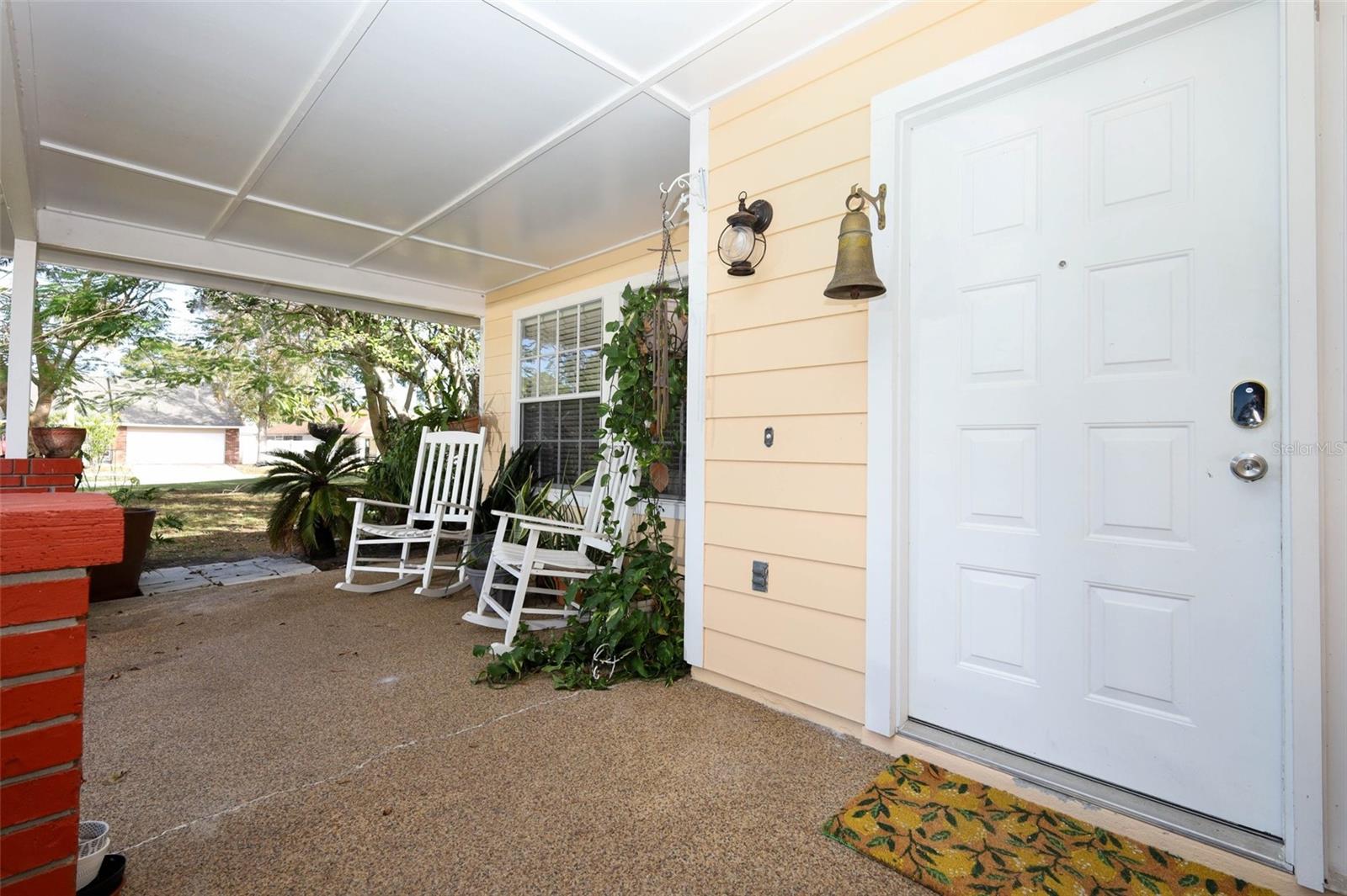 1531 LAWNDALE CIRCLE