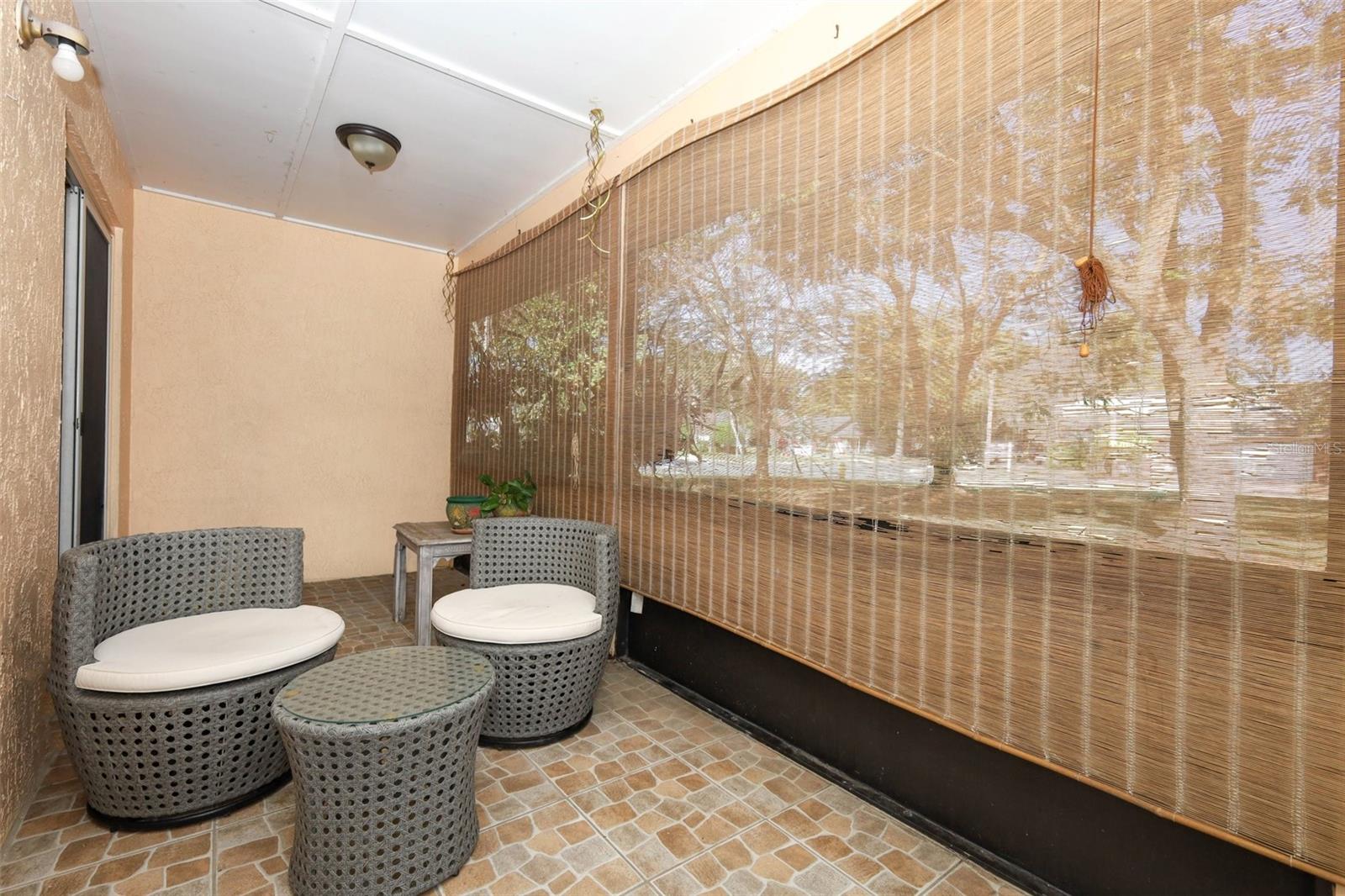 COUNTRY LANE - Residential