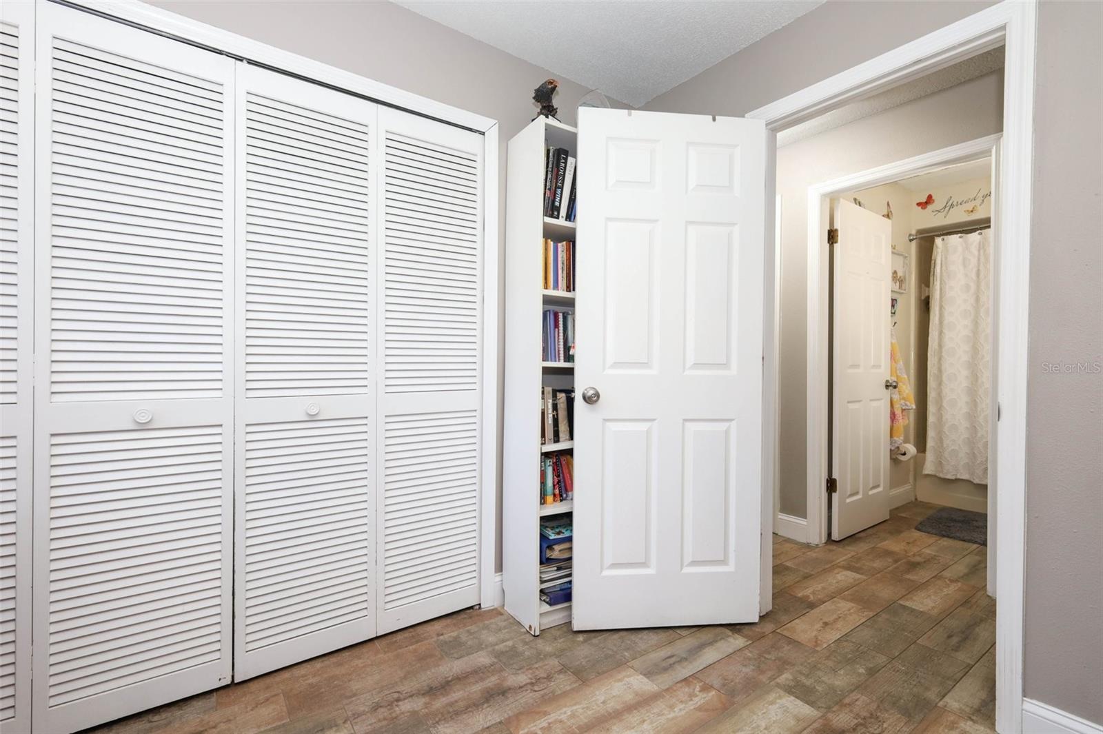 COUNTRY LANE - Residential