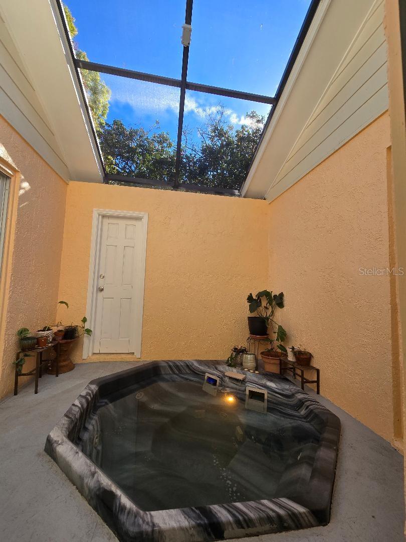 COUNTRY LANE - Residential