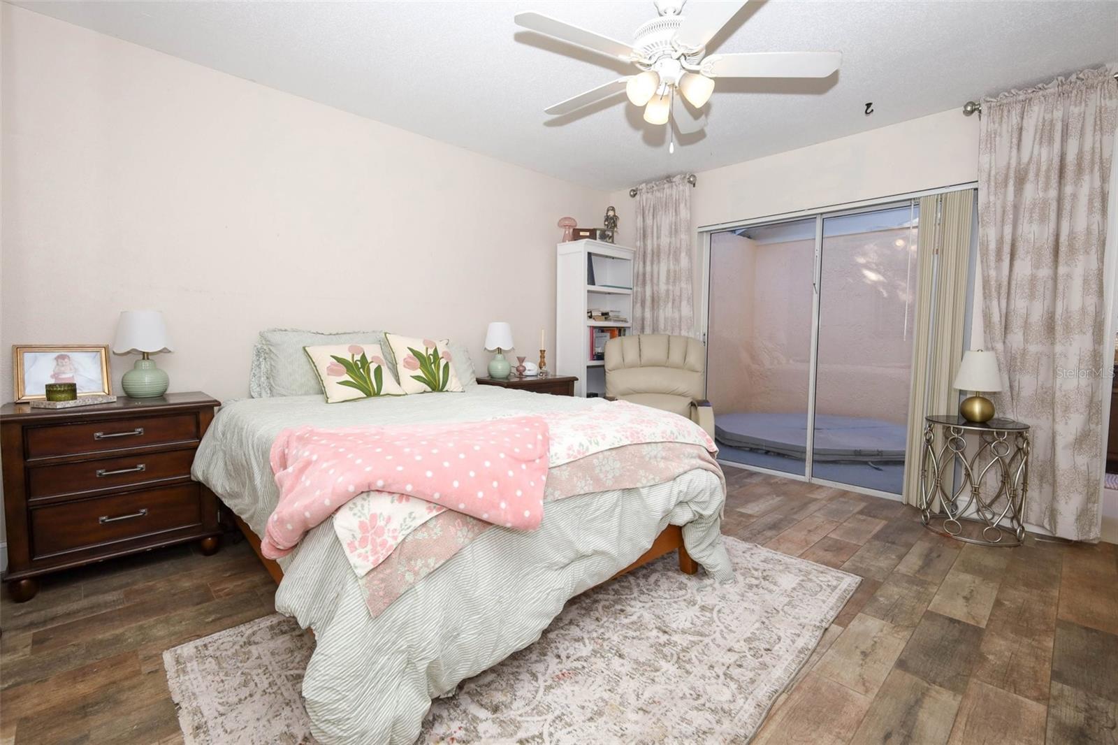 COUNTRY LANE - Residential