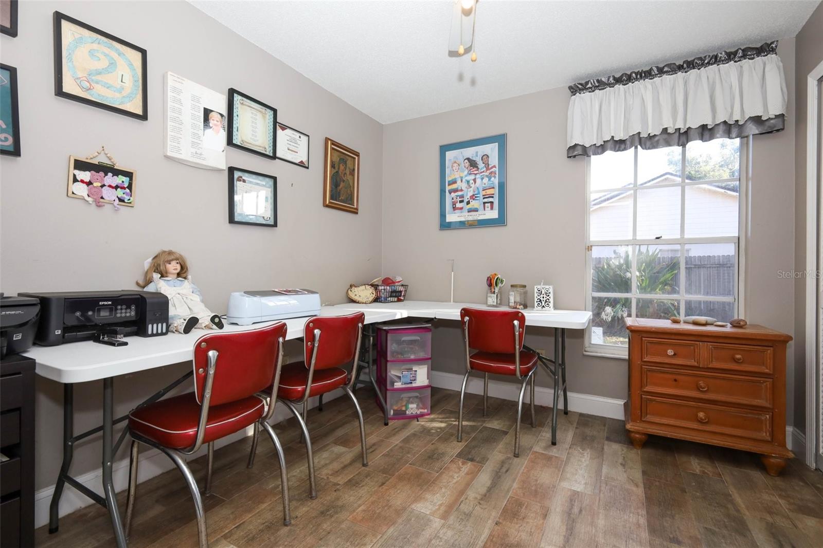 COUNTRY LANE - Residential