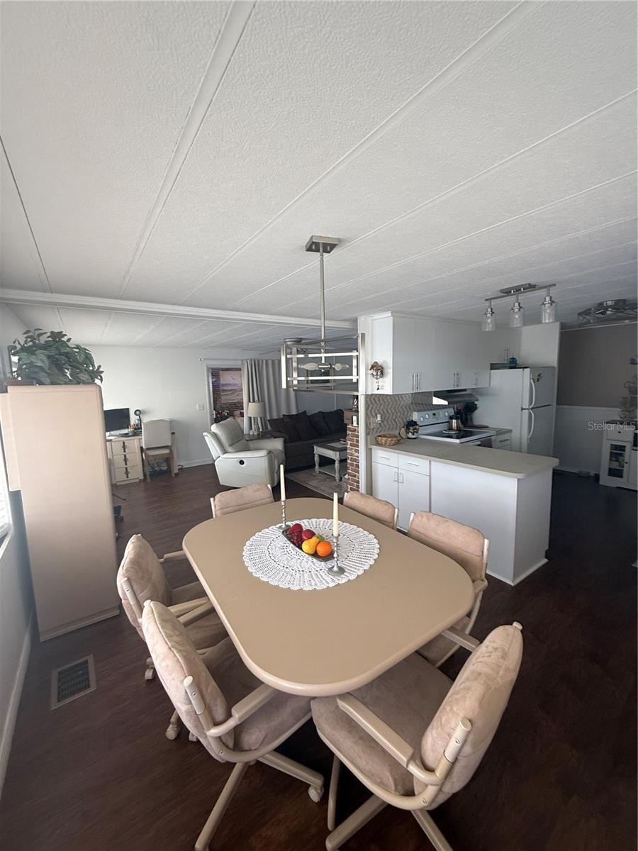 CLUB CHALET UNREC MHP - Residential
