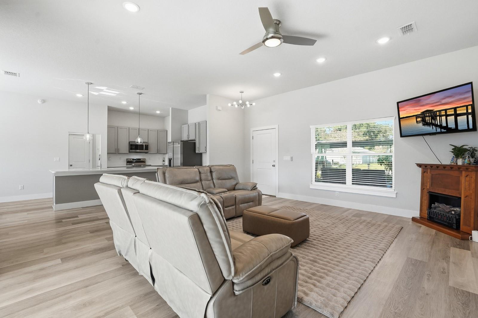 CYPRESS KNOLL - Residential