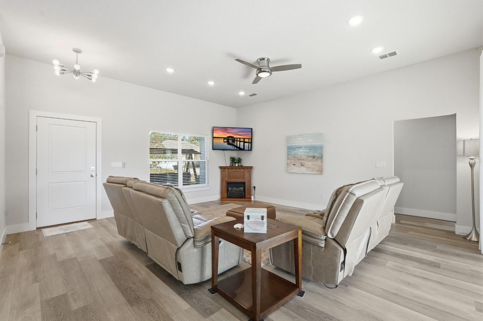 CYPRESS KNOLL - Residential