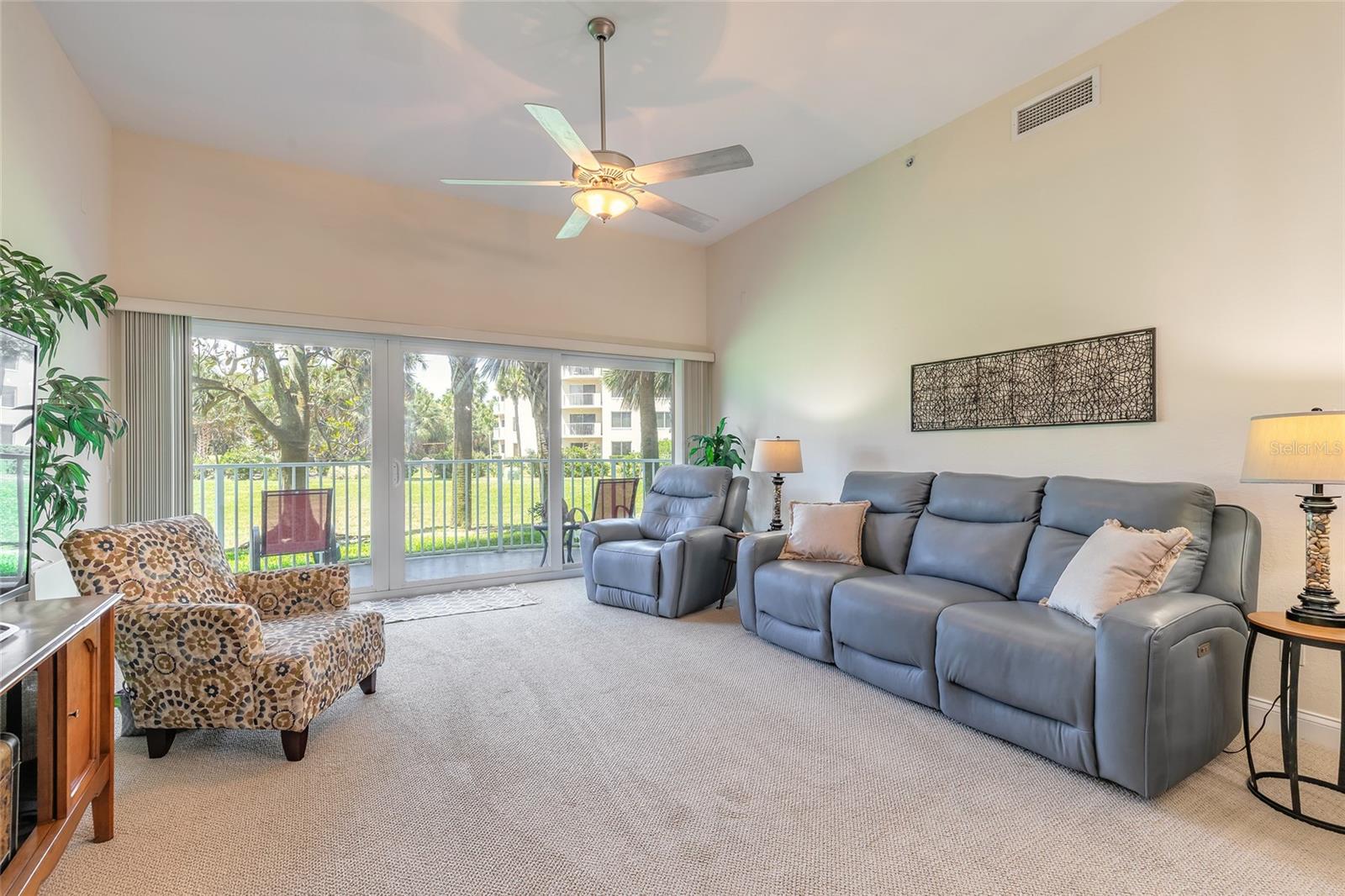 2 OCEANS WEST BOULEVARD 104