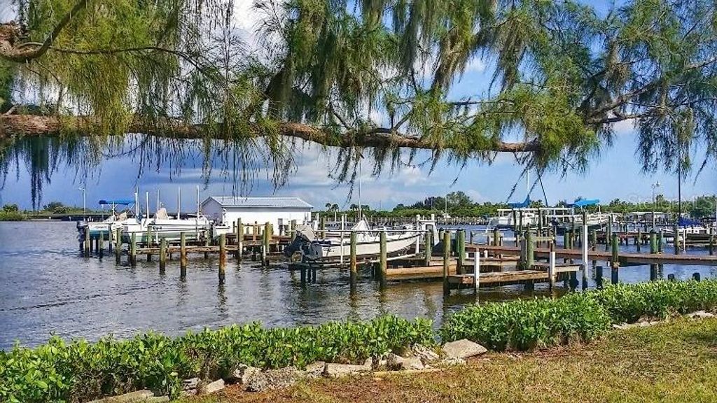 Photo of 60 Braden Castle Drive, Bradenton, FL 34208 (MLS # A4667987)