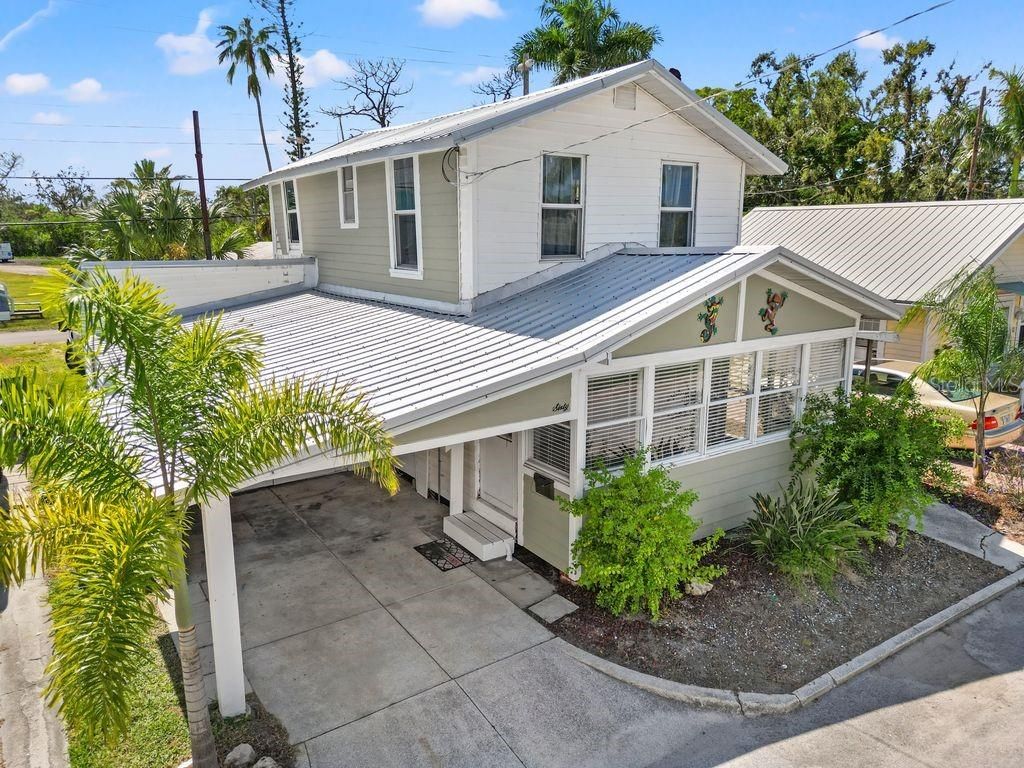 Photo of 60 Braden Castle Drive, Bradenton, FL 34208 (MLS # A4667987)