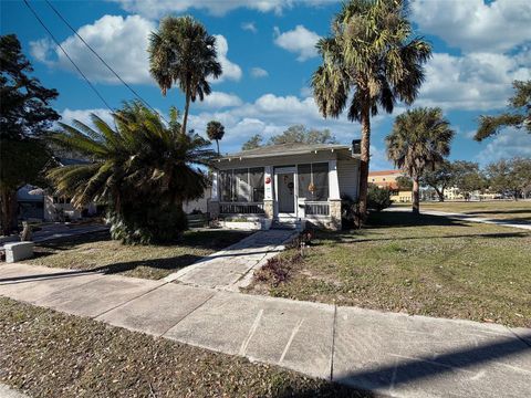 Photo of 308 San Juan Avenue, Daytona Beach, FL 32114 (MLS # V4946518)