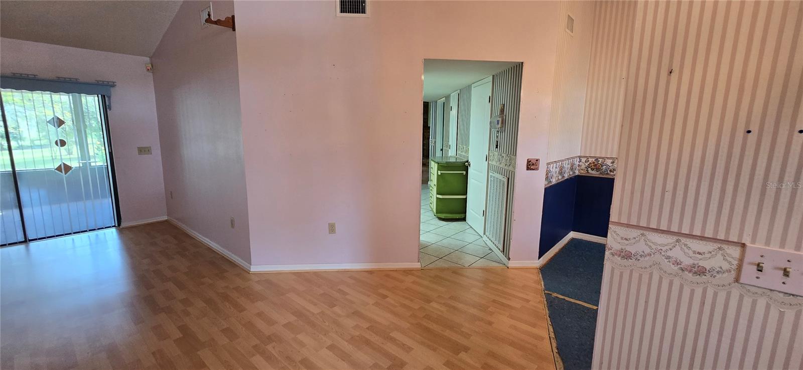 OAKS LAKELAND - Residential