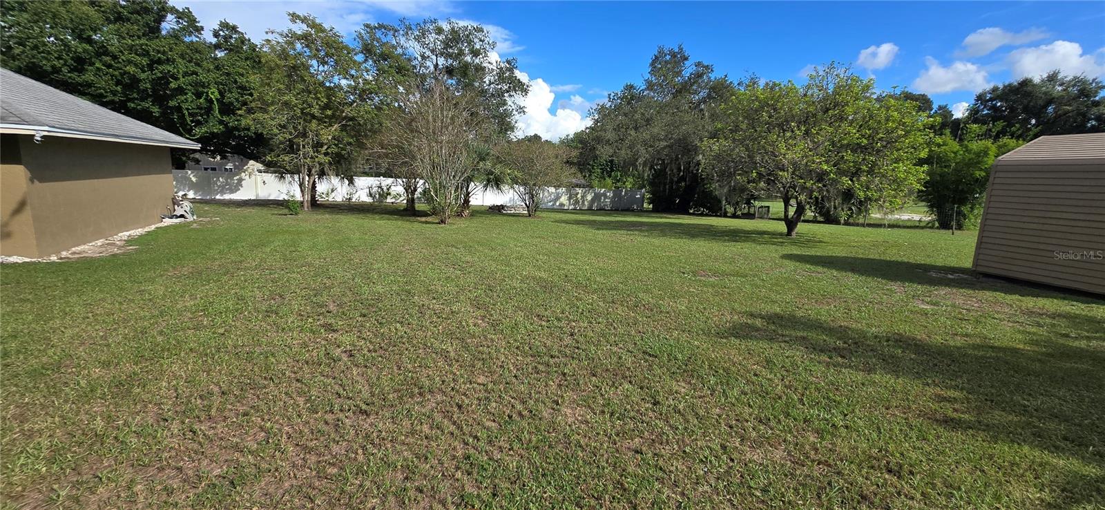 OAKS LAKELAND - Residential