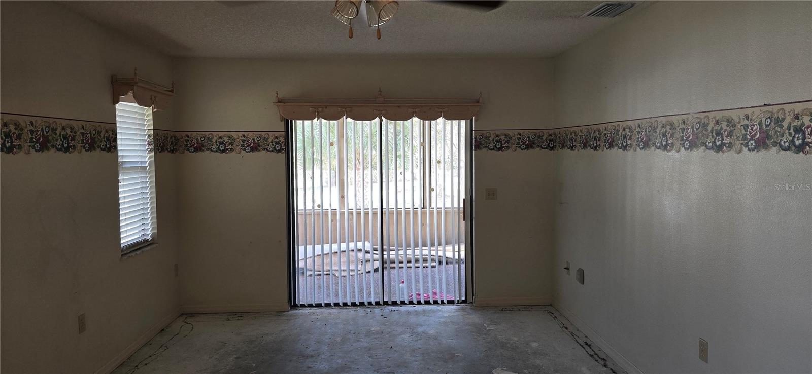 OAKS LAKELAND - Residential