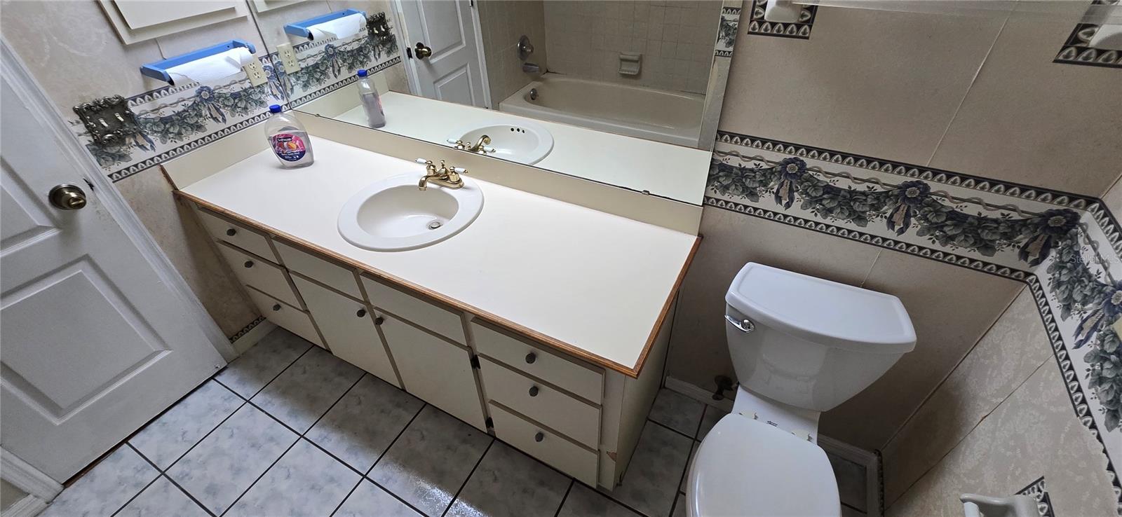 OAKS LAKELAND - Residential