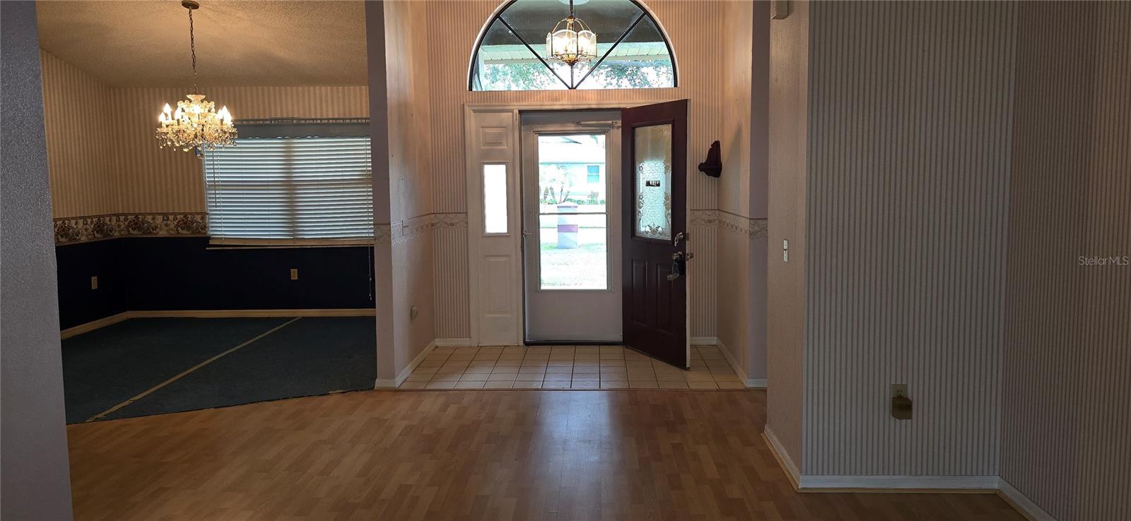 OAKS LAKELAND - Residential