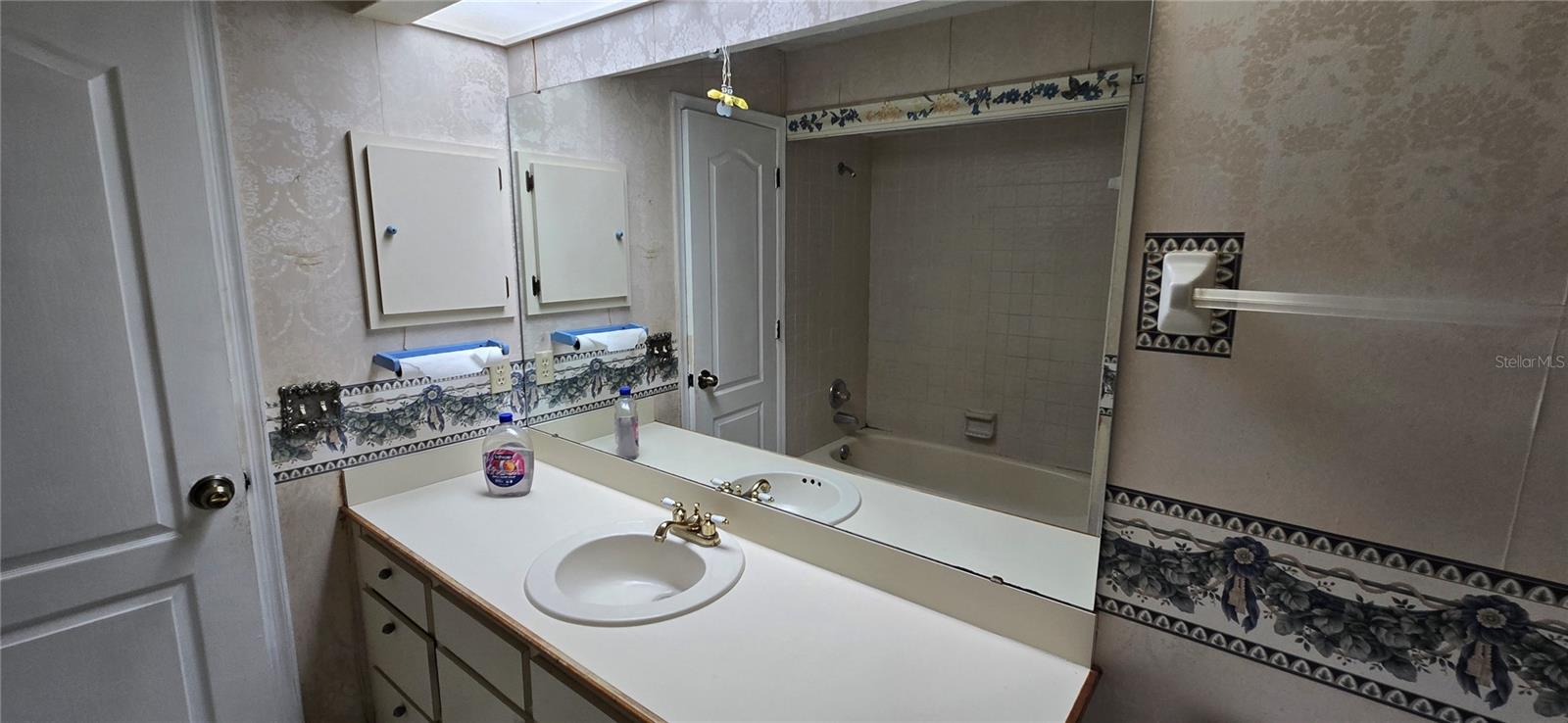 OAKS LAKELAND - Residential