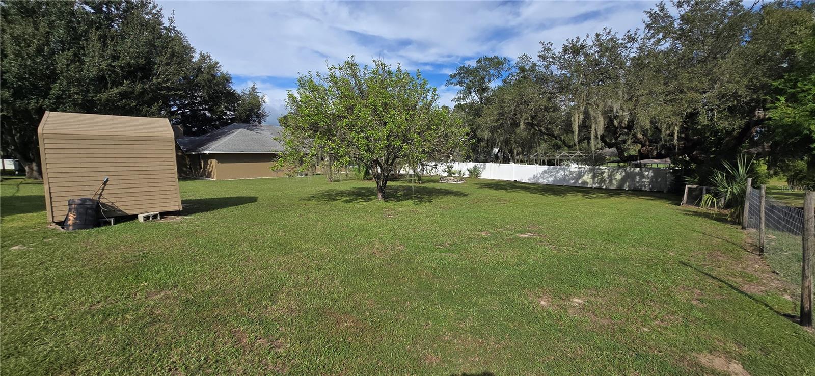OAKS LAKELAND - Residential