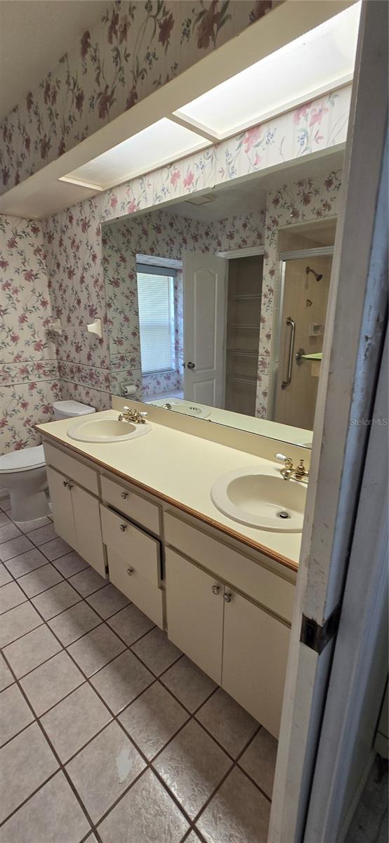 OAKS LAKELAND - Residential