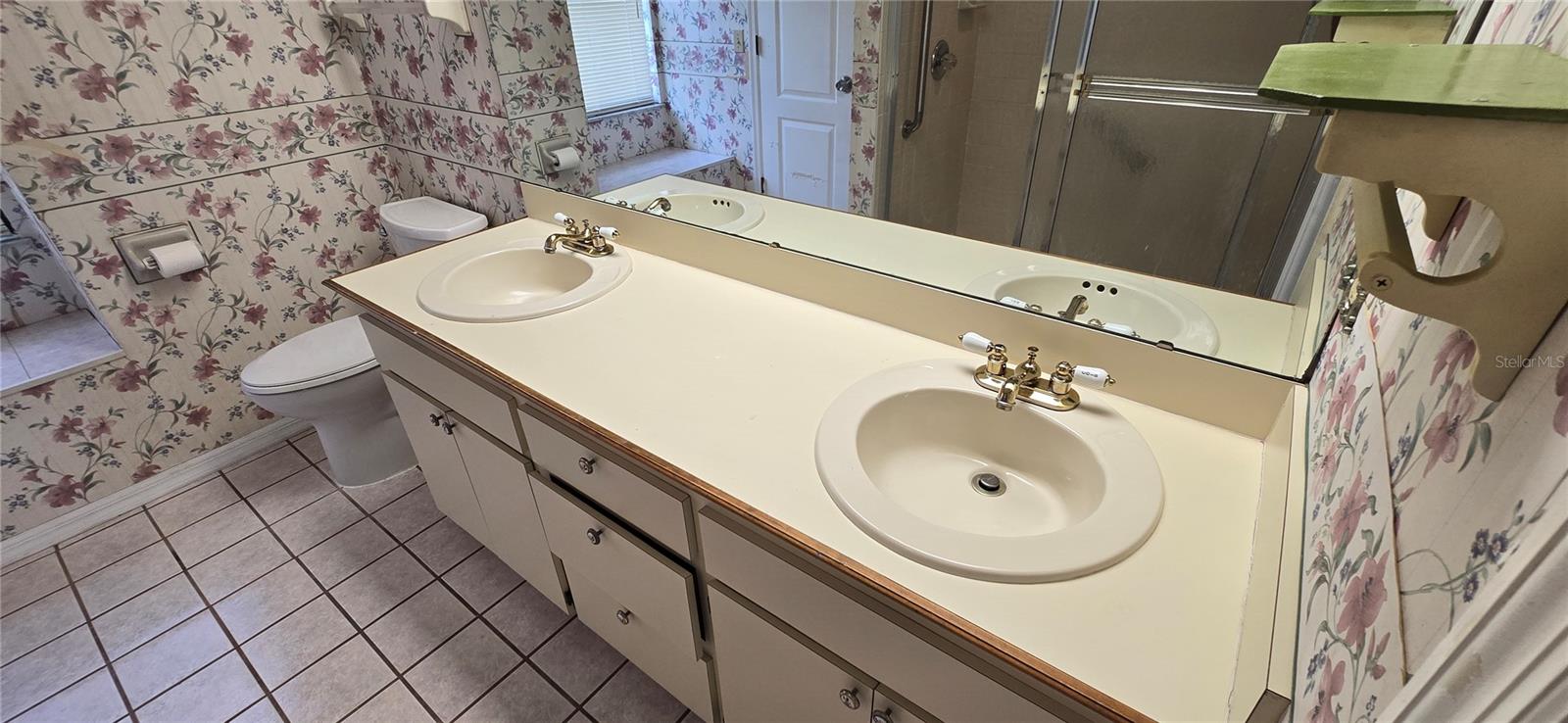 OAKS LAKELAND - Residential