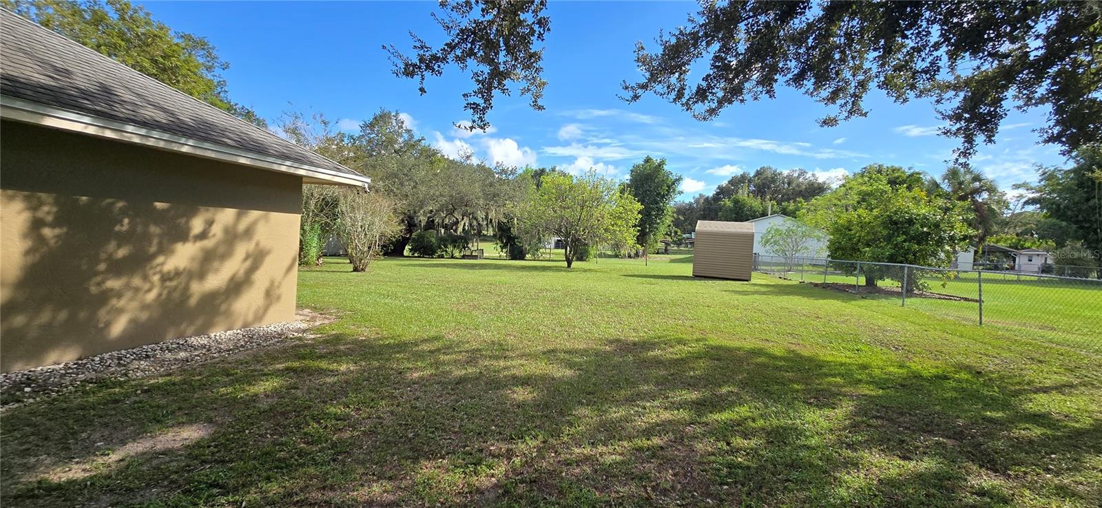 OAKS LAKELAND - Residential
