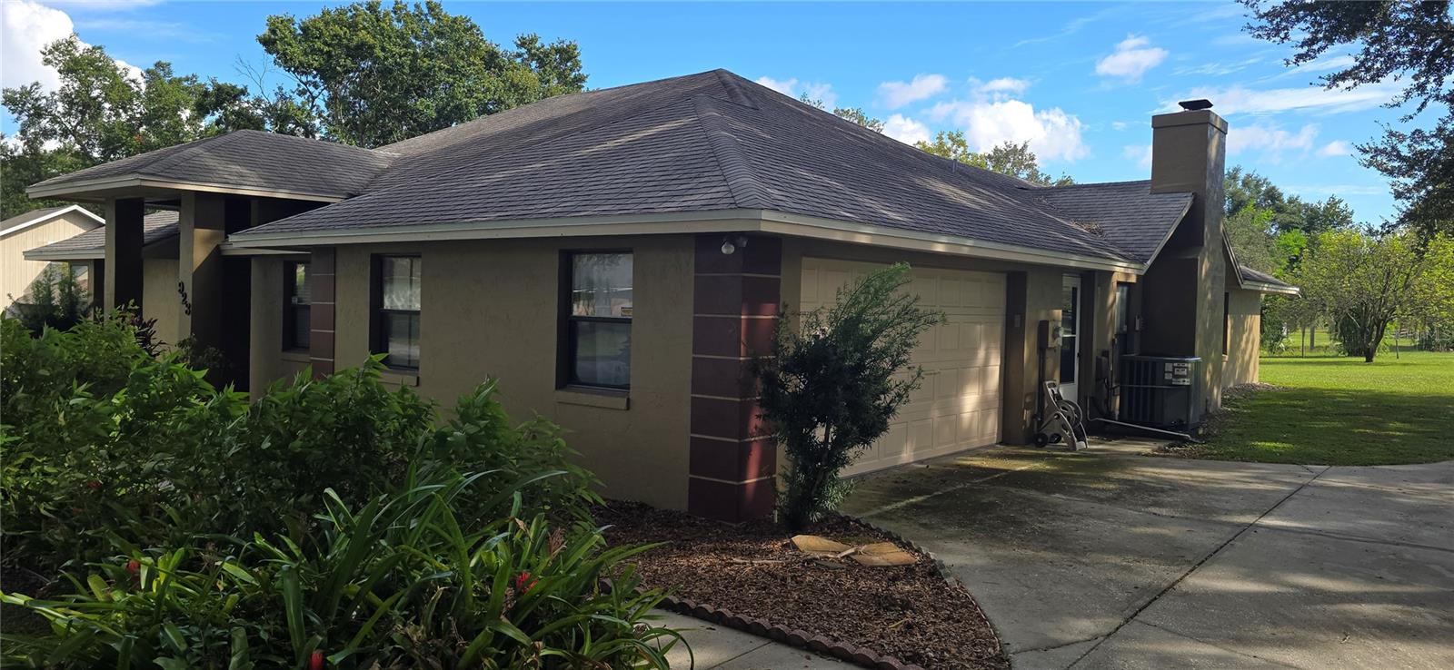 OAKS LAKELAND - Residential