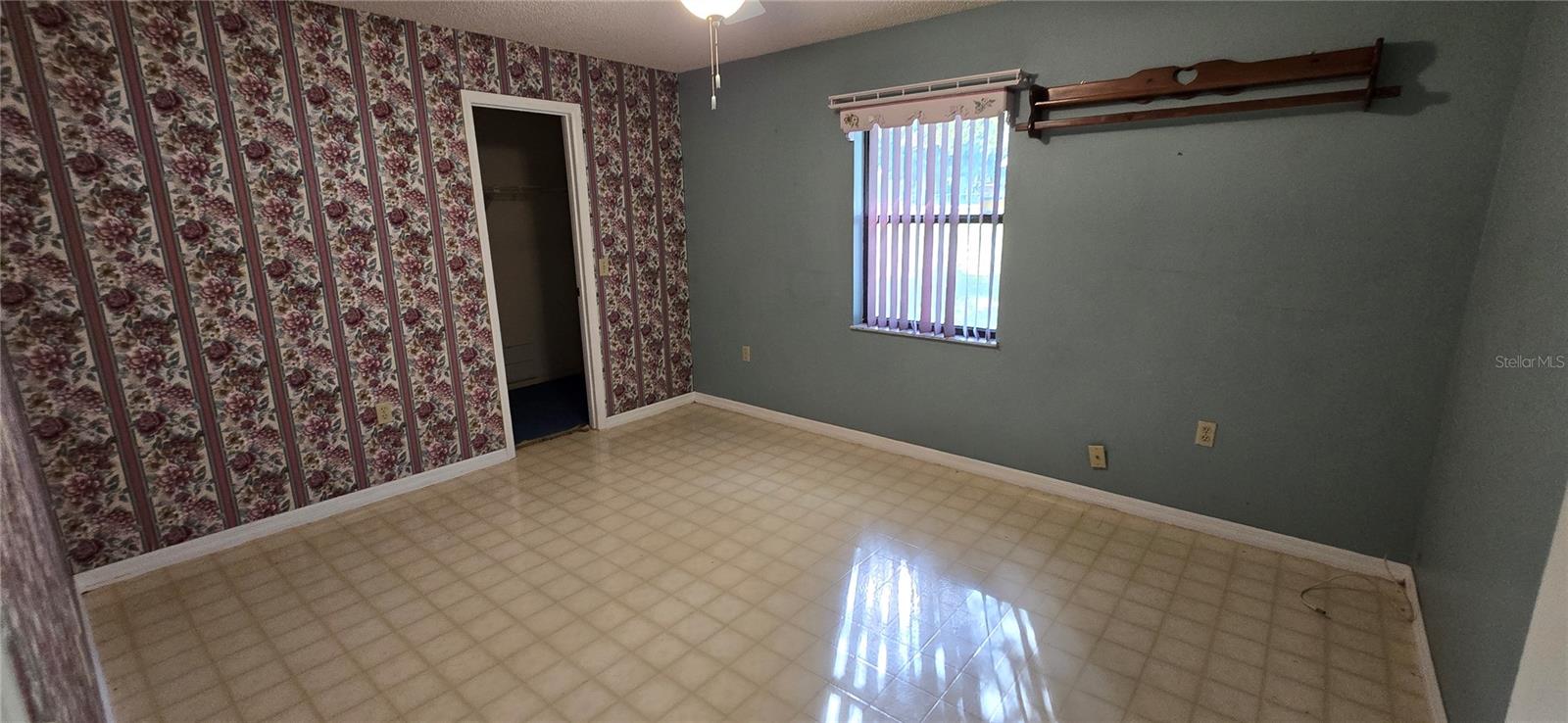 OAKS LAKELAND - Residential