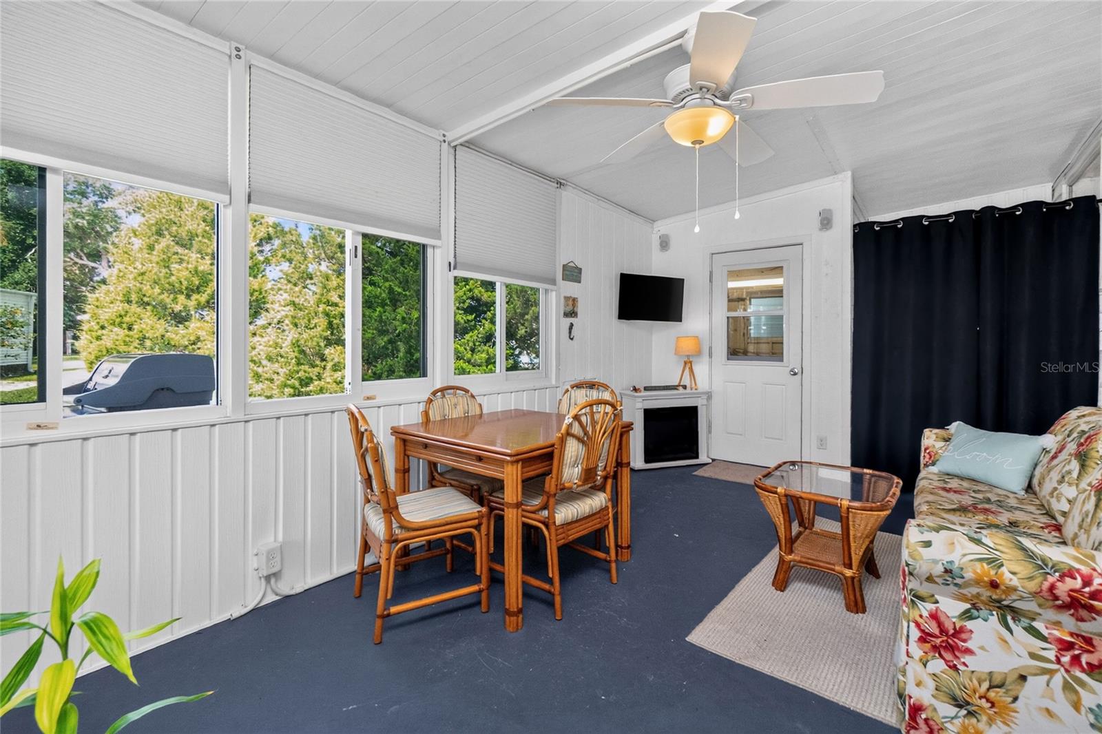 6741 LAUREL COURT - Photo 4