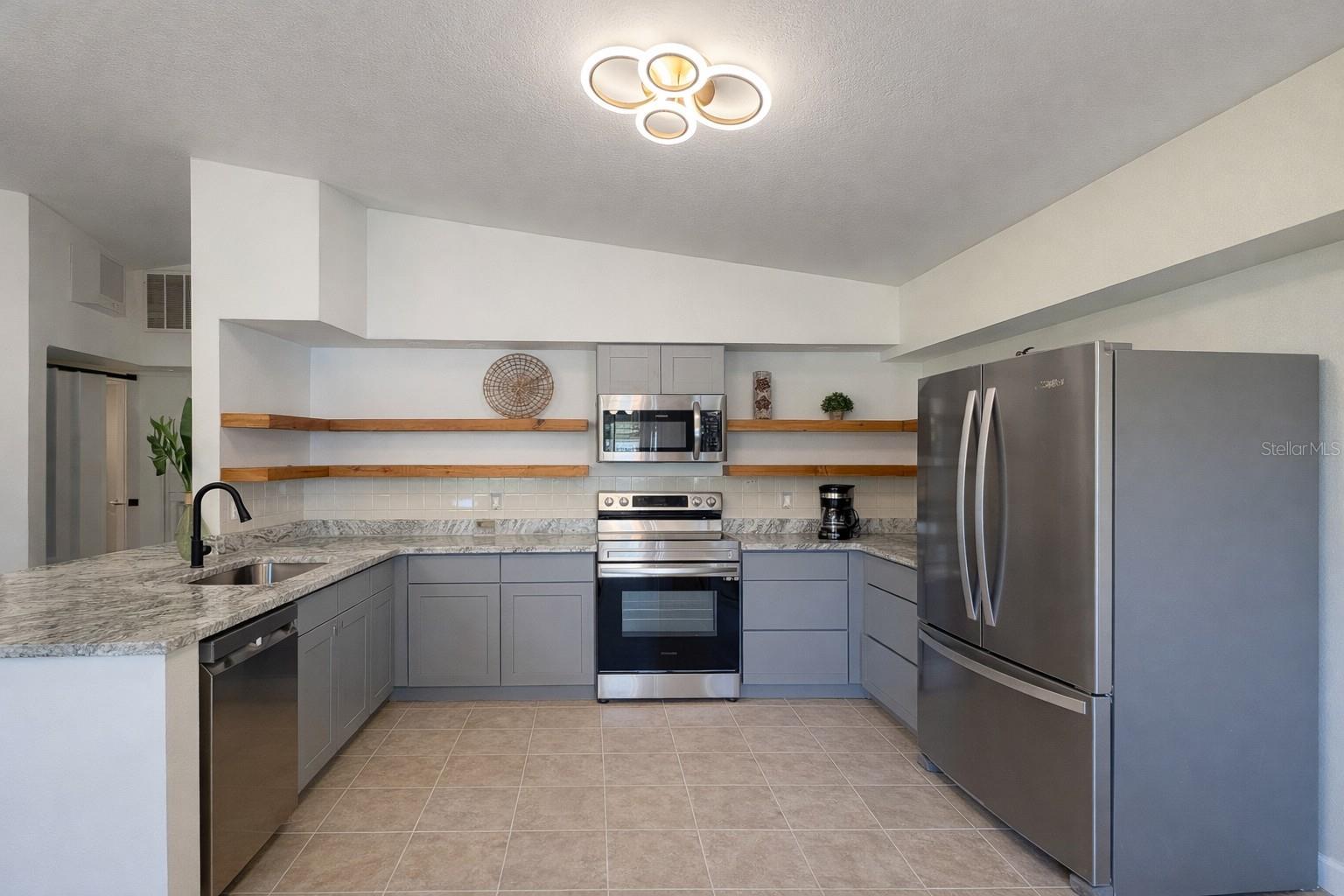 4100 N EAGLE NEST POINT