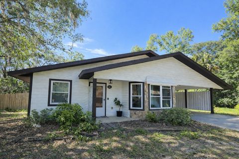 Photo of 4100 N Eagle Nest Point, Crystal River, FL 34428 (MLS # S5147937)