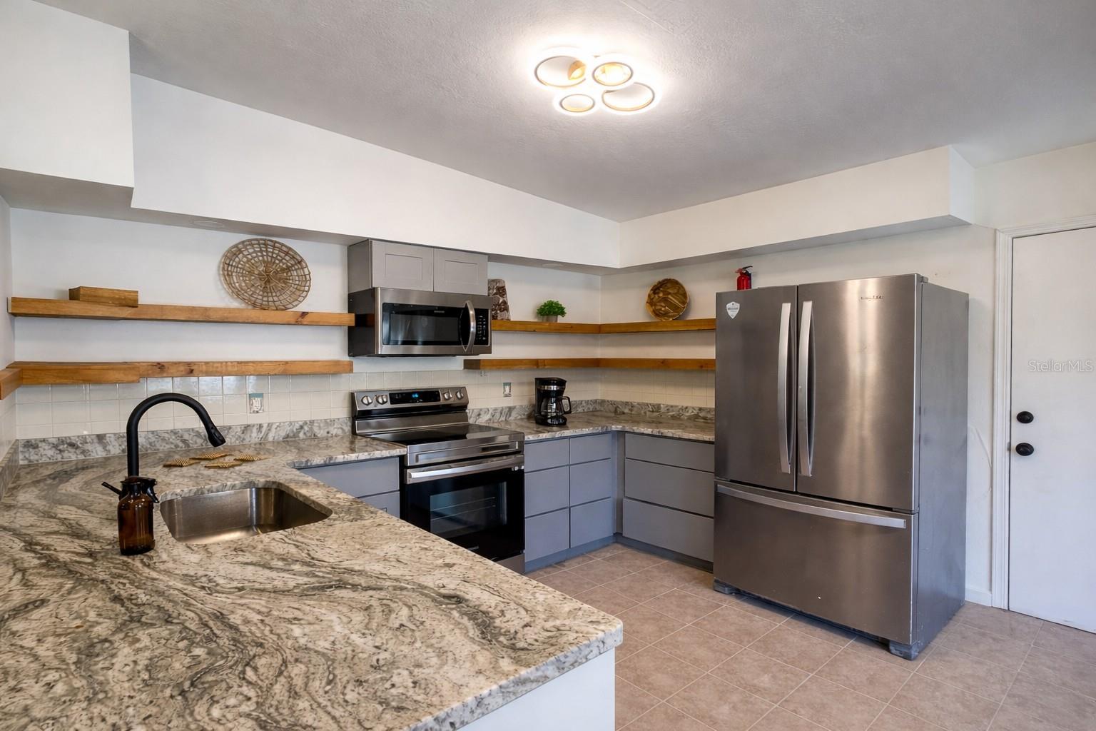 4100 N EAGLE NEST POINT