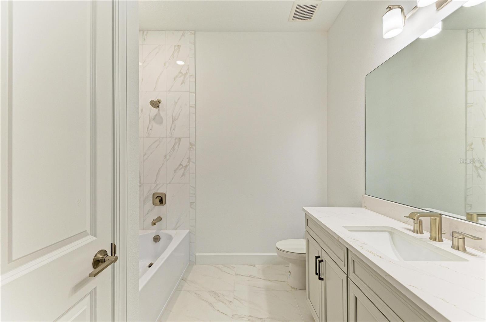 AZARIO ESPLANADE PH VIII - Residential