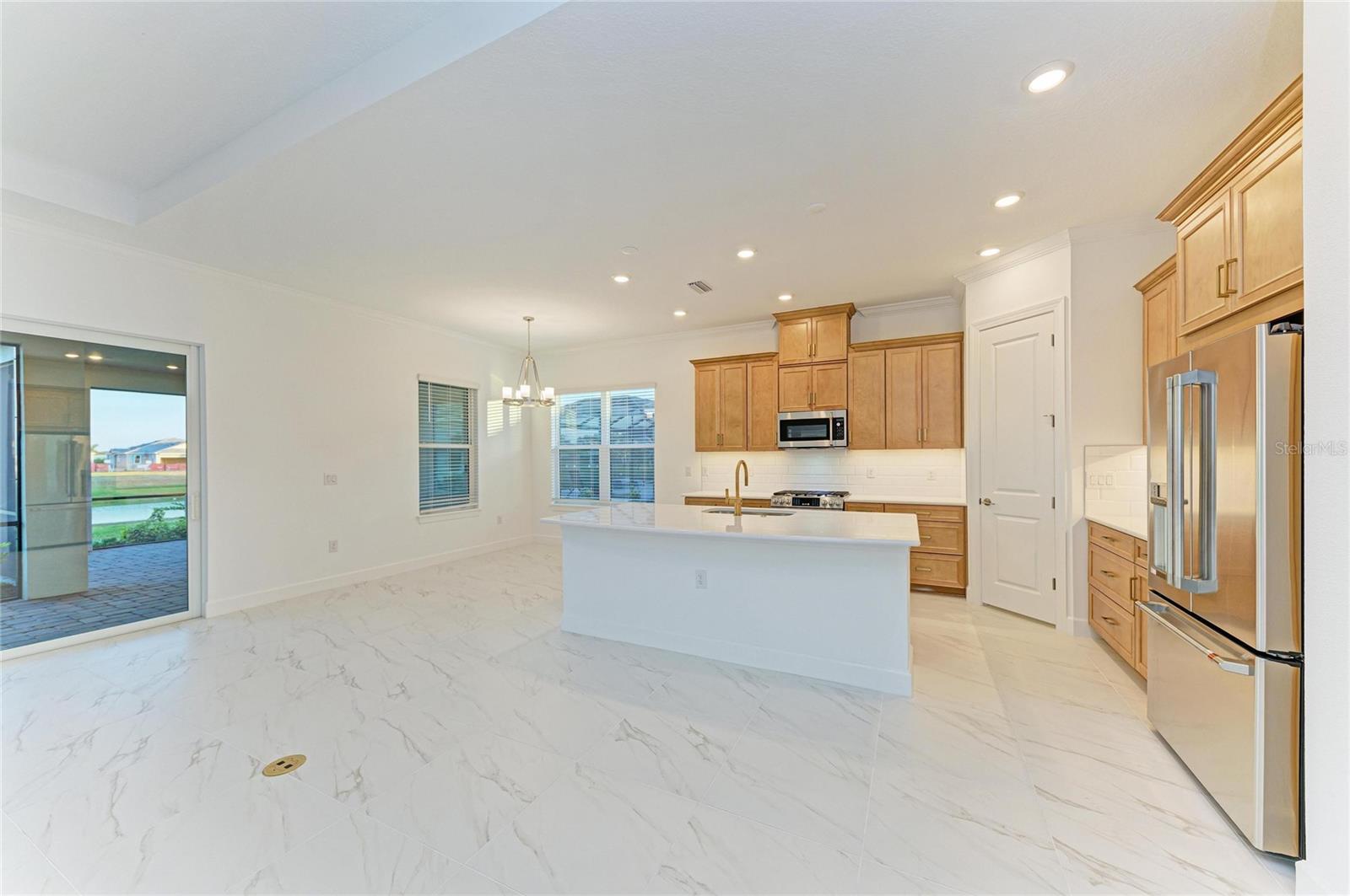 AZARIO ESPLANADE PH VIII - Residential