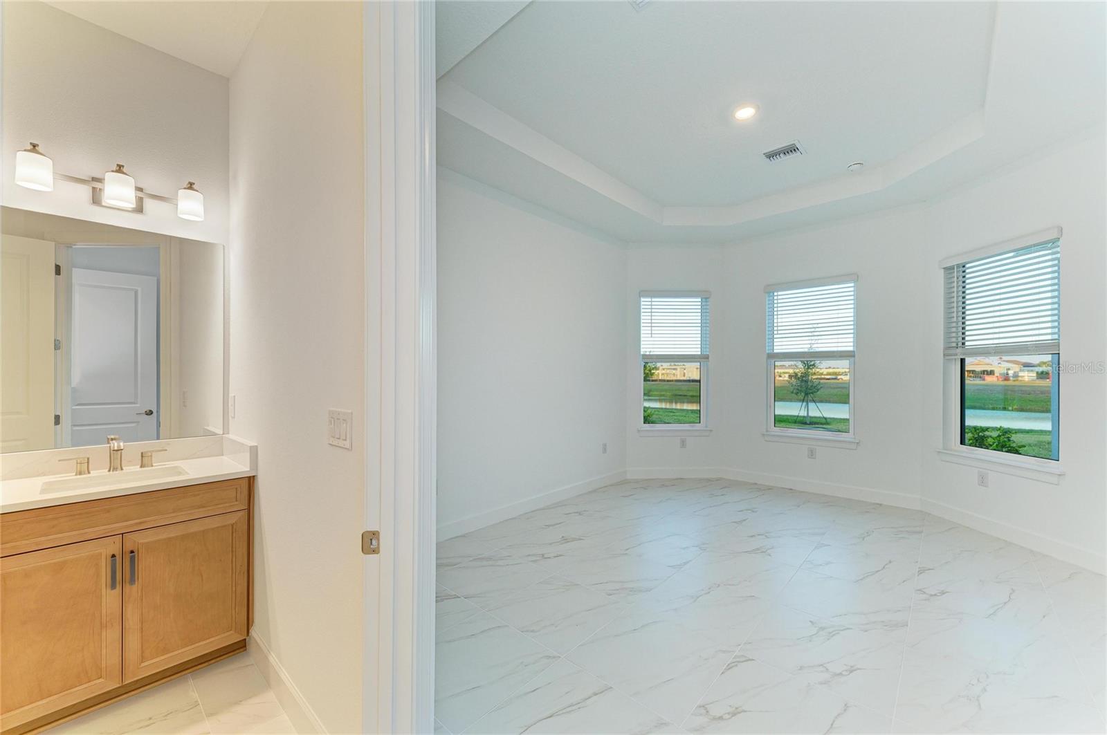 AZARIO ESPLANADE PH VIII - Residential