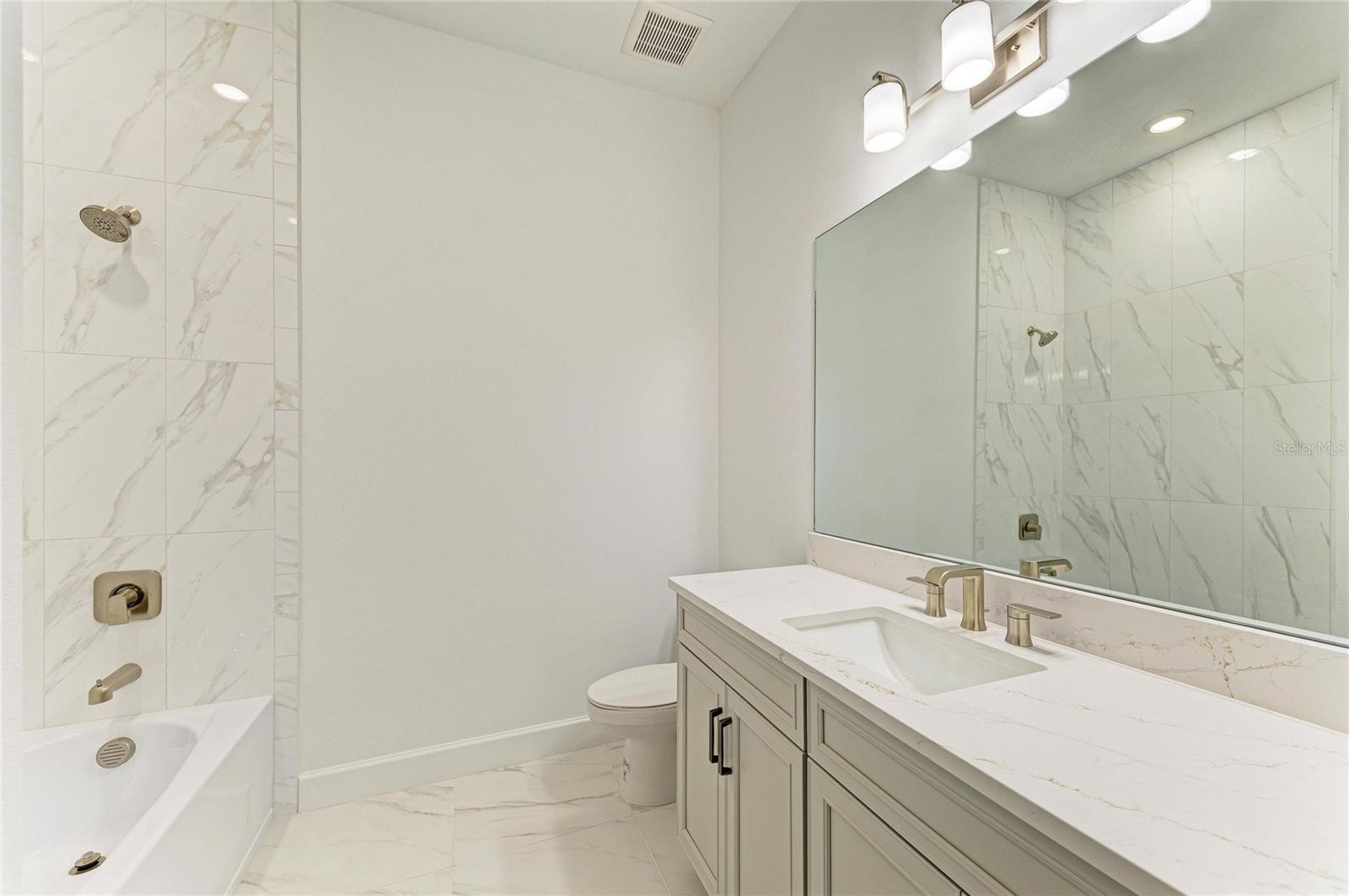 AZARIO ESPLANADE PH VIII - Residential