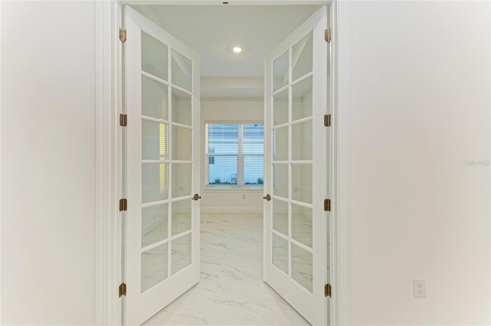 AZARIO ESPLANADE PH VIII - Residential