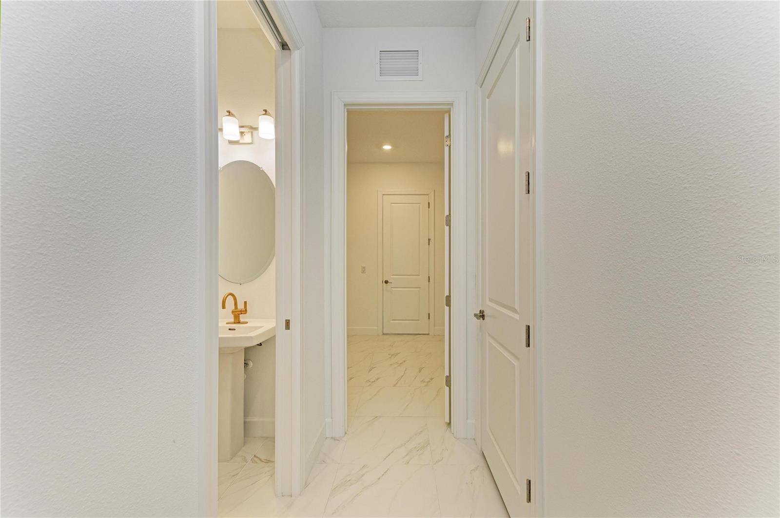 AZARIO ESPLANADE PH VIII - Residential