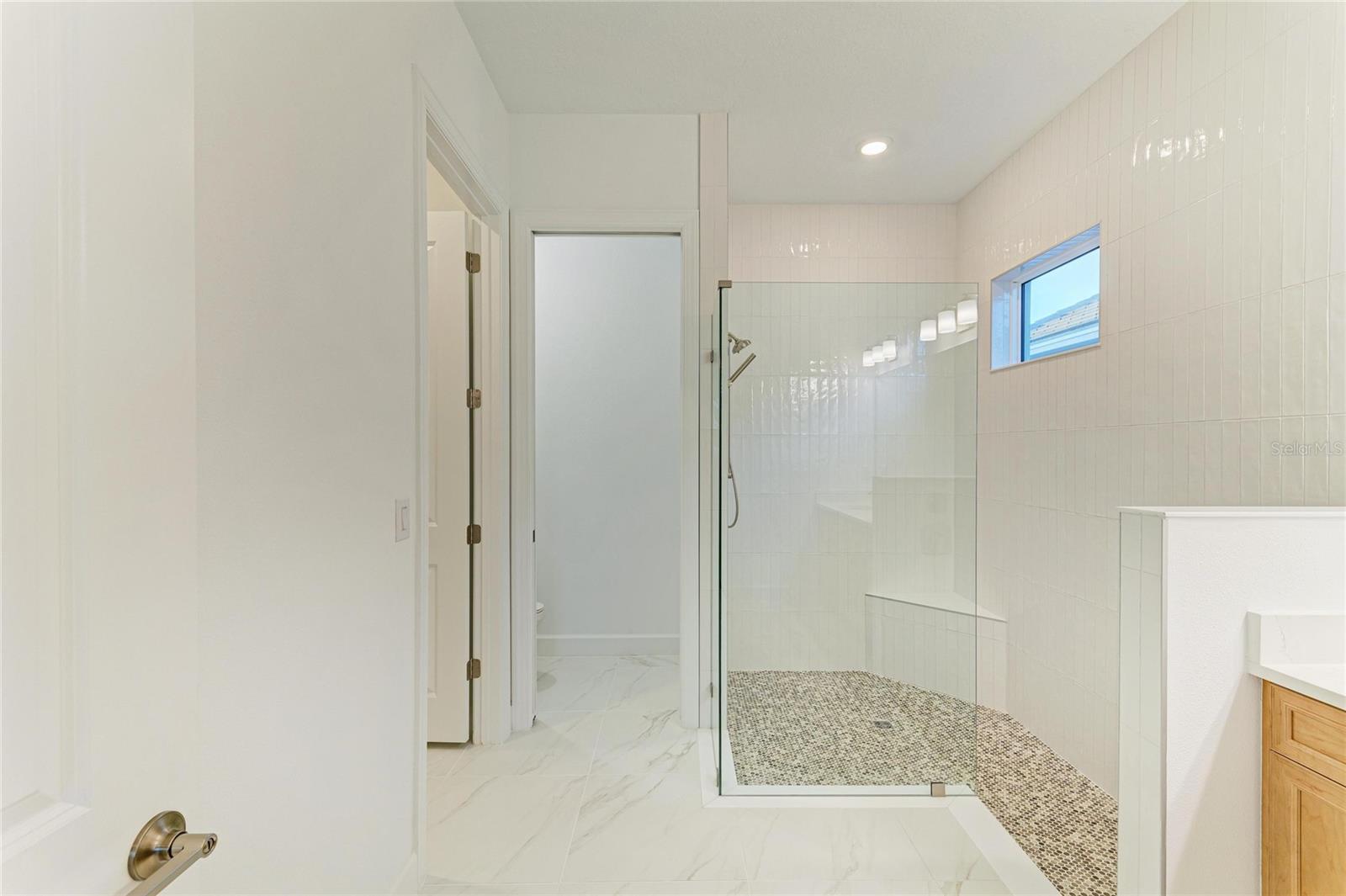 AZARIO ESPLANADE PH VIII - Residential