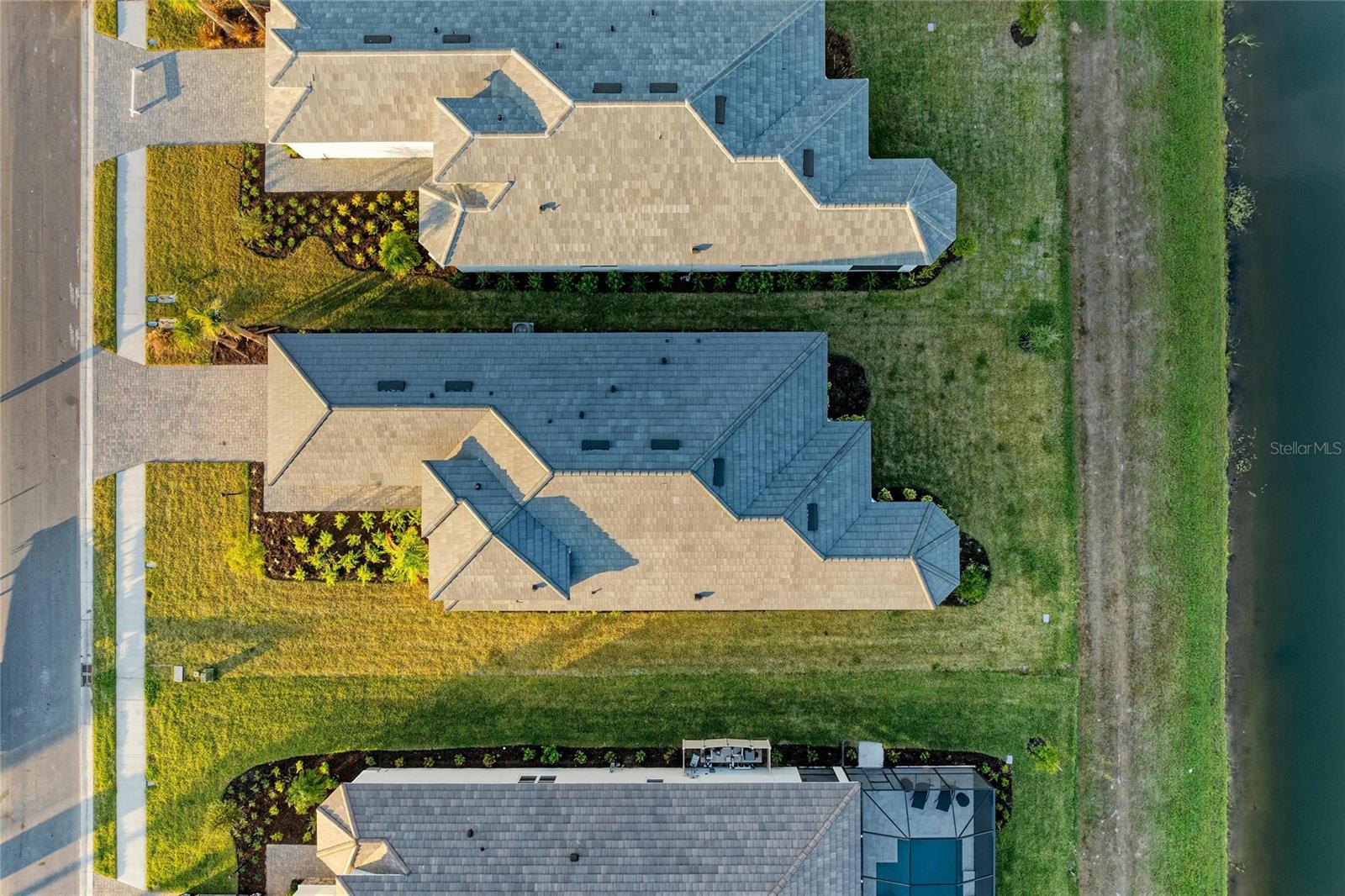 AZARIO ESPLANADE PH VIII - Residential