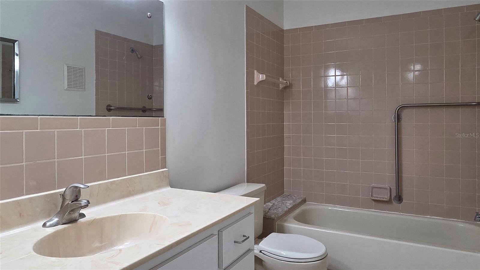 ON TOP OF THE WORLD - Residential