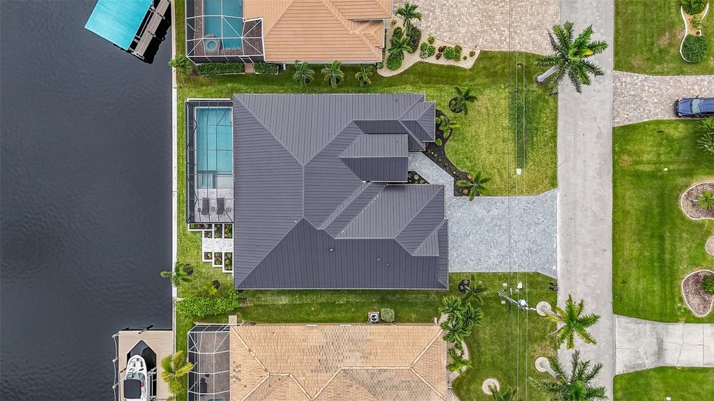 Photo of 4833 SW 25th Place, Cape Coral, FL 33914 (MLS # C7515326)