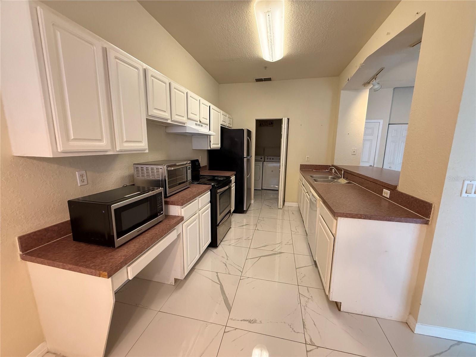 SUNRIDGE OF TAMPA BAY A CONDOM - Residential Lease