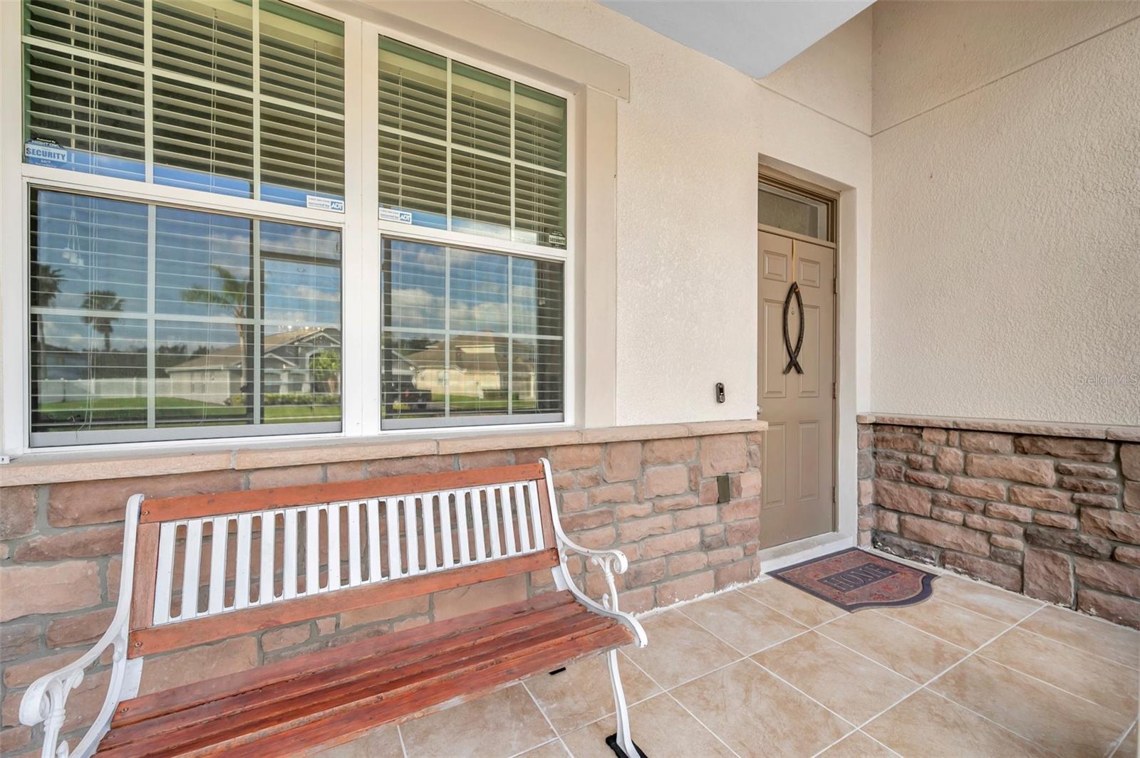 4476 CREEKSIDE DRIVE