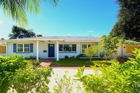 Photo of 4210 25th Avenue N, St Petersburg, FL 33713 (MLS # TB8420293)