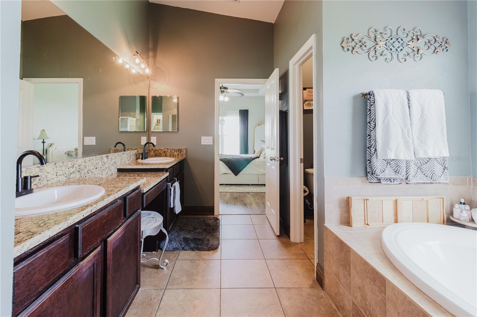 OAK GLEN - Residential