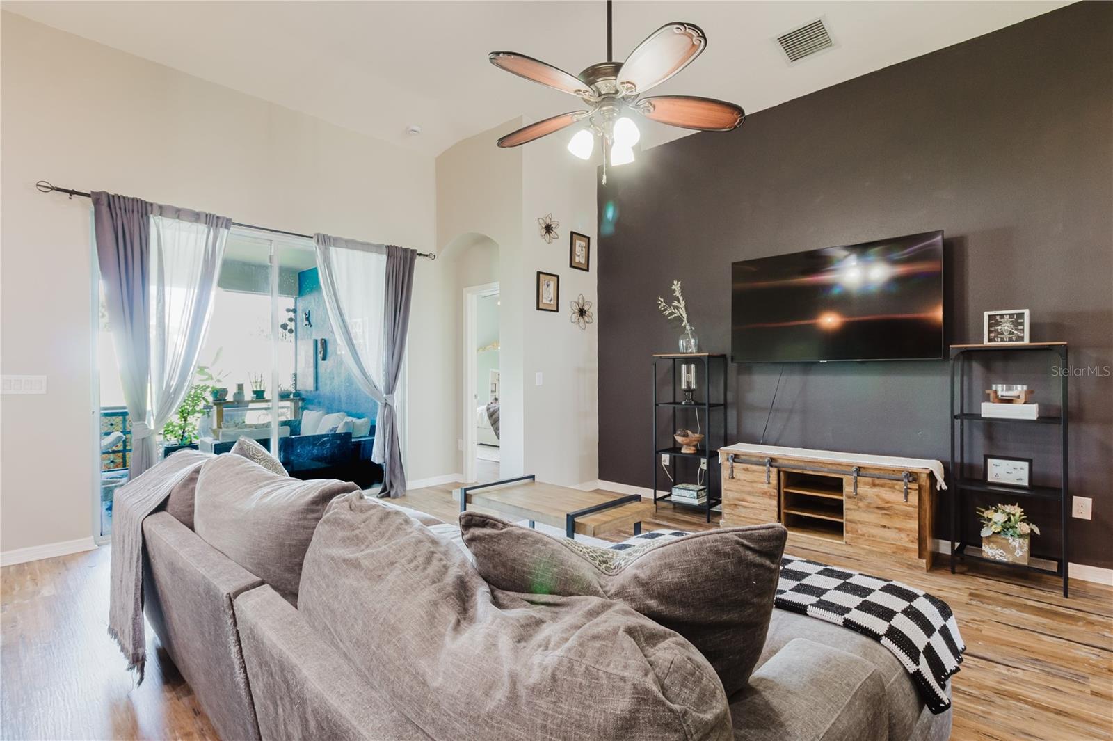 OAK GLEN - Residential