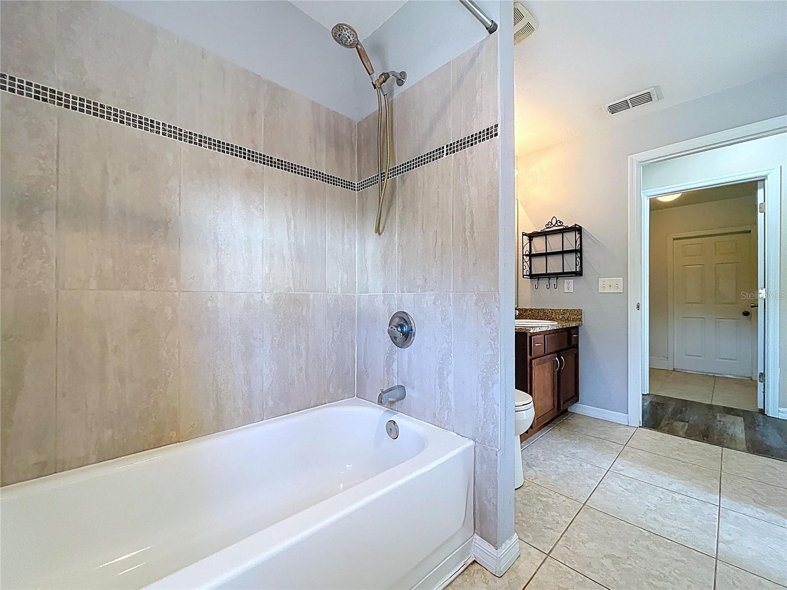 GARDENS PH 01 - Residential