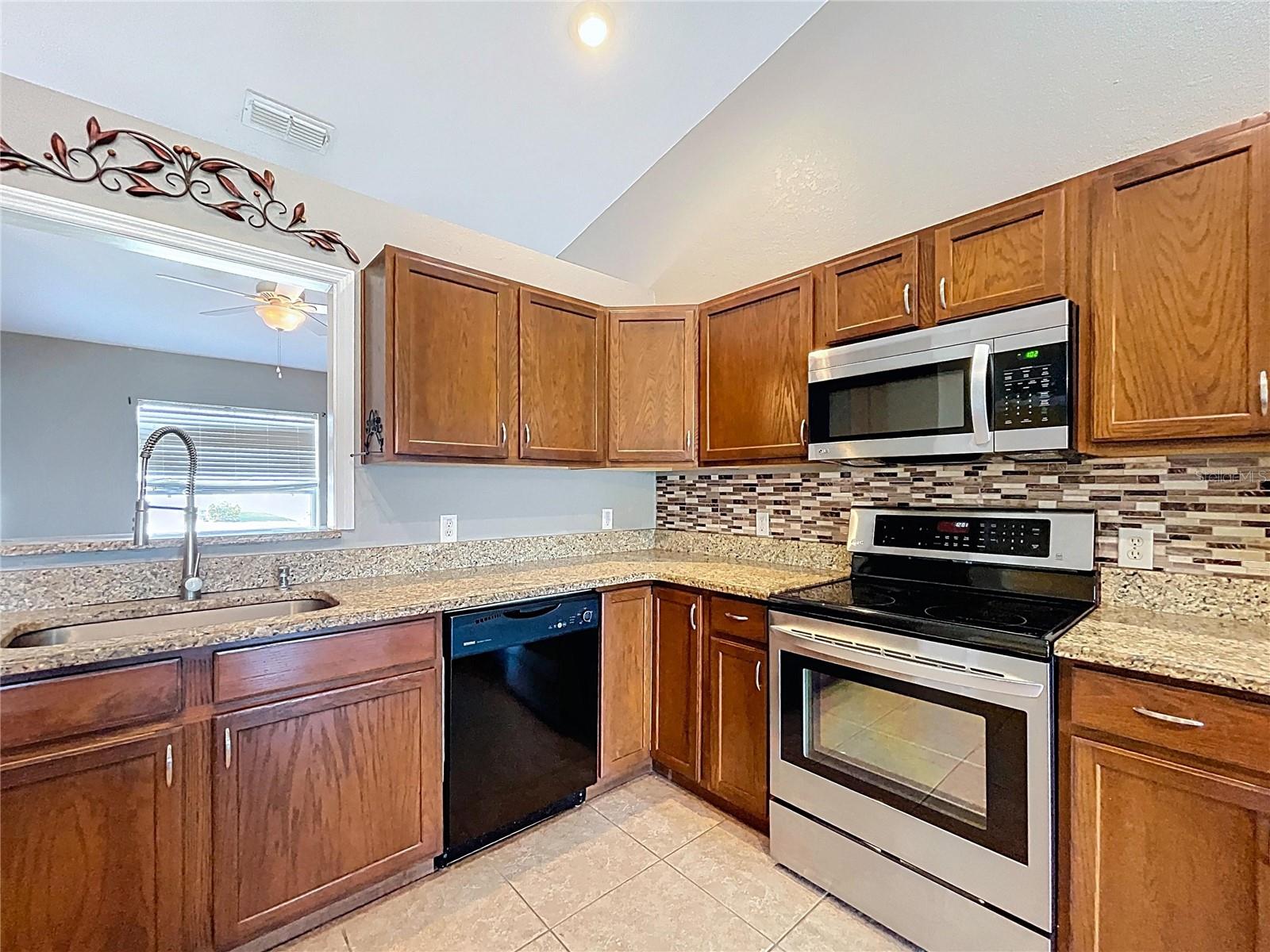 GARDENS PH 01 - Residential