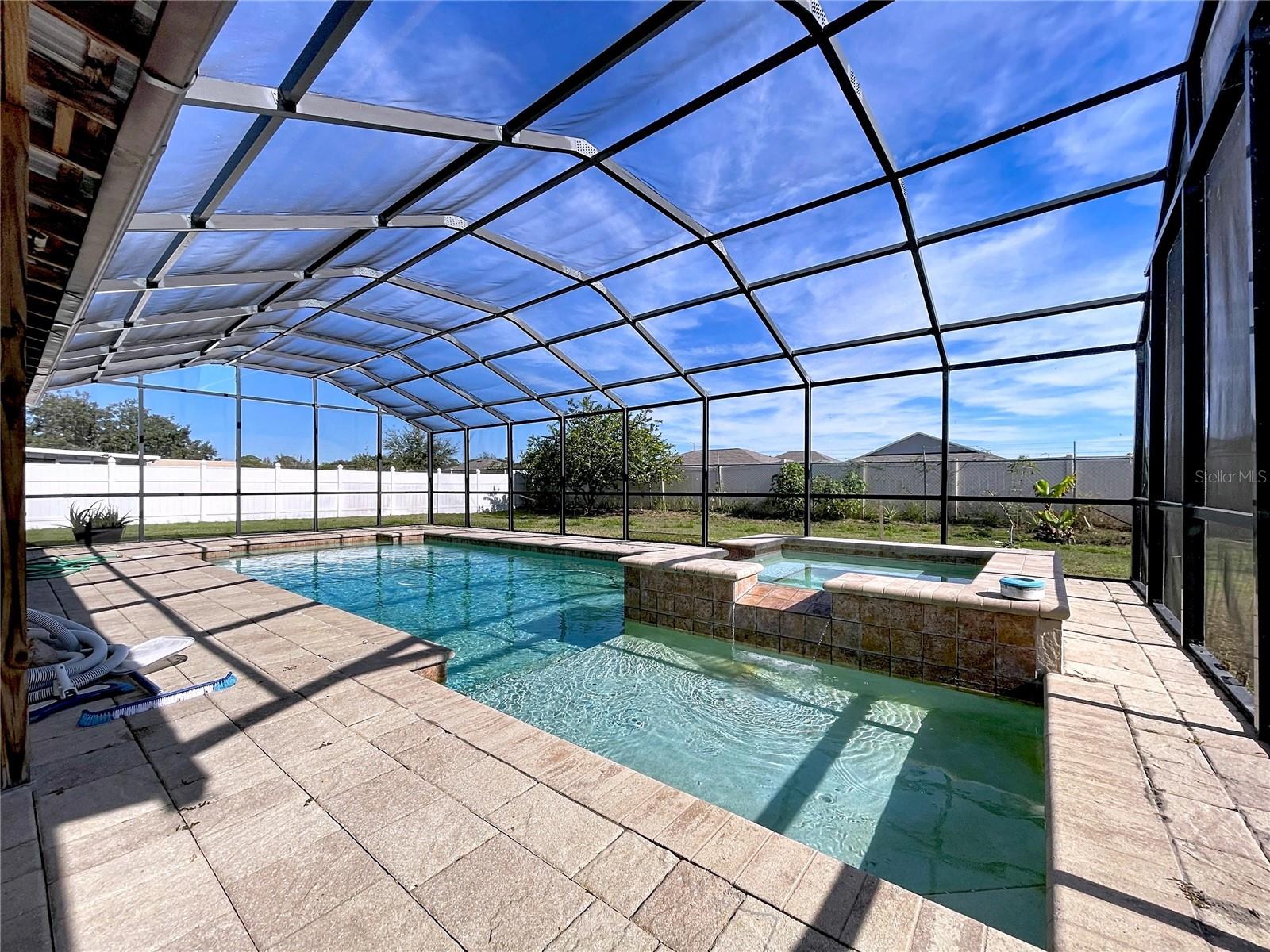 GARDENS PH 01 - Residential