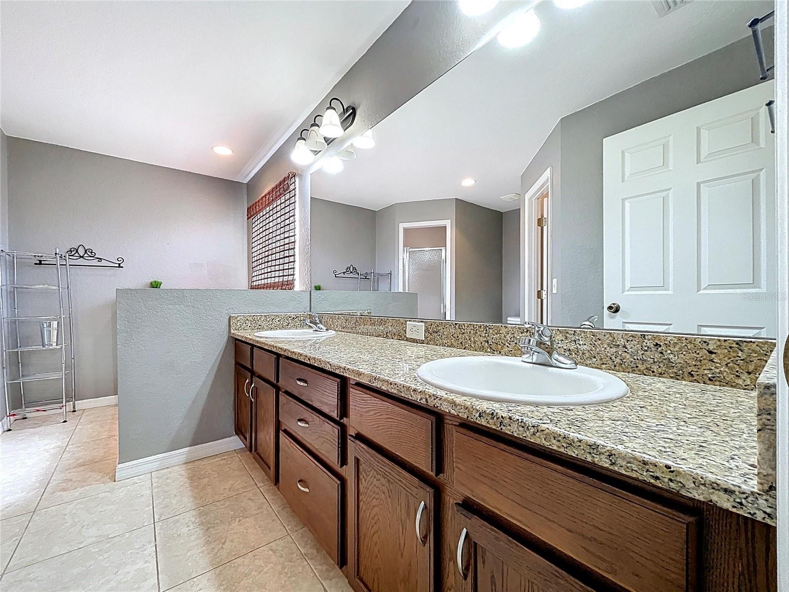 GARDENS PH 01 - Residential