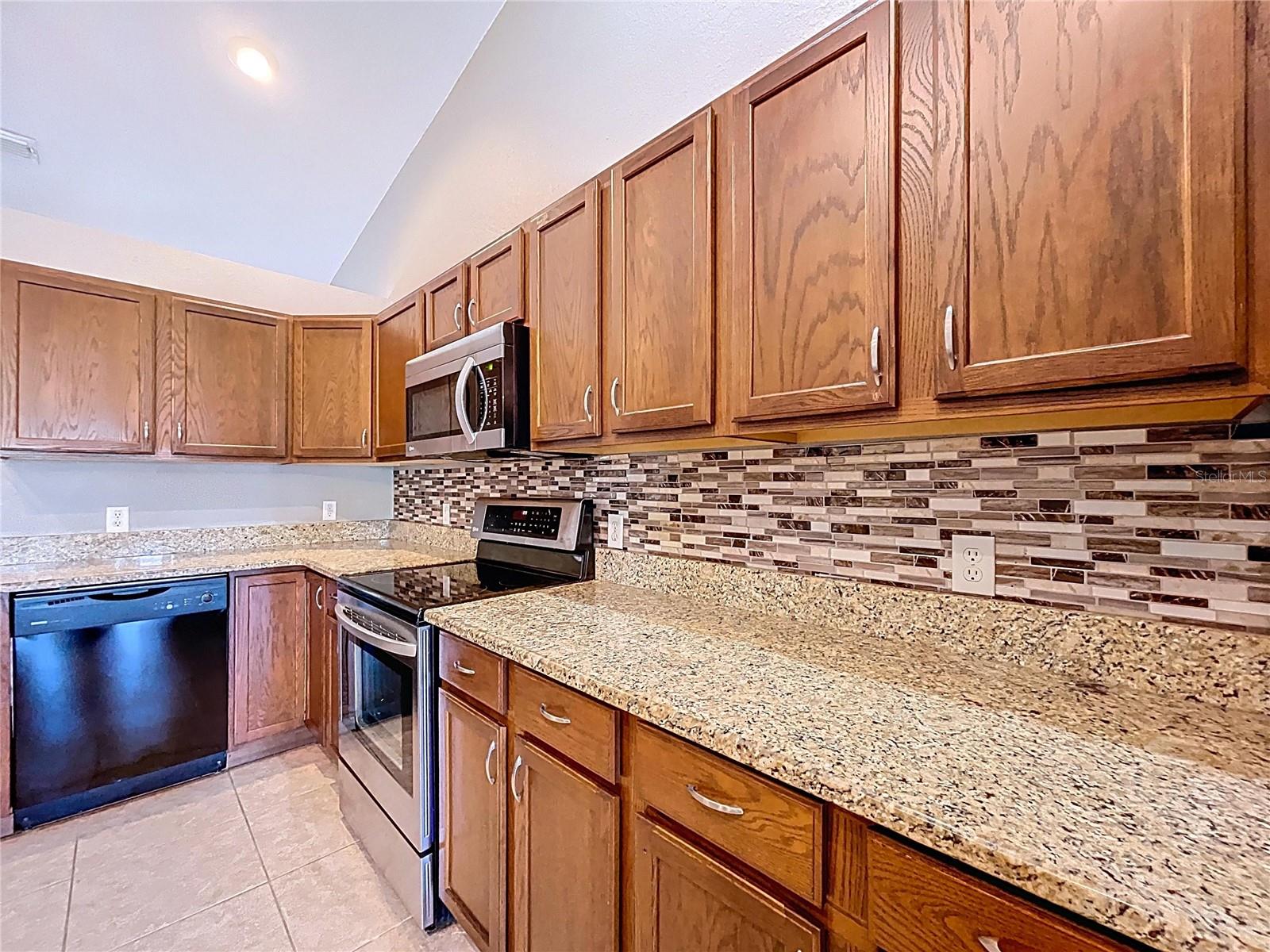 GARDENS PH 01 - Residential